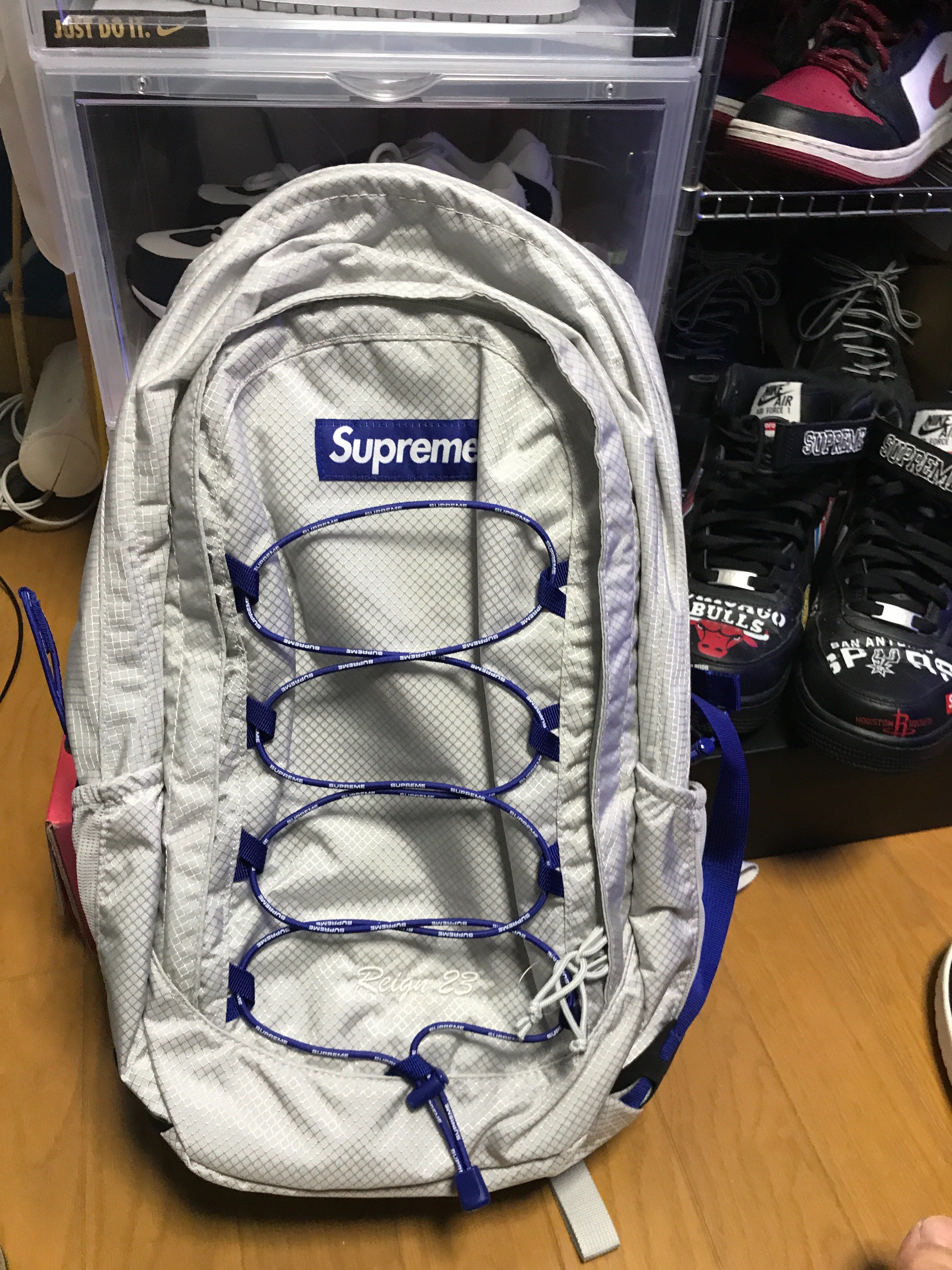 Supreme 2022ss Backpack "Silver"