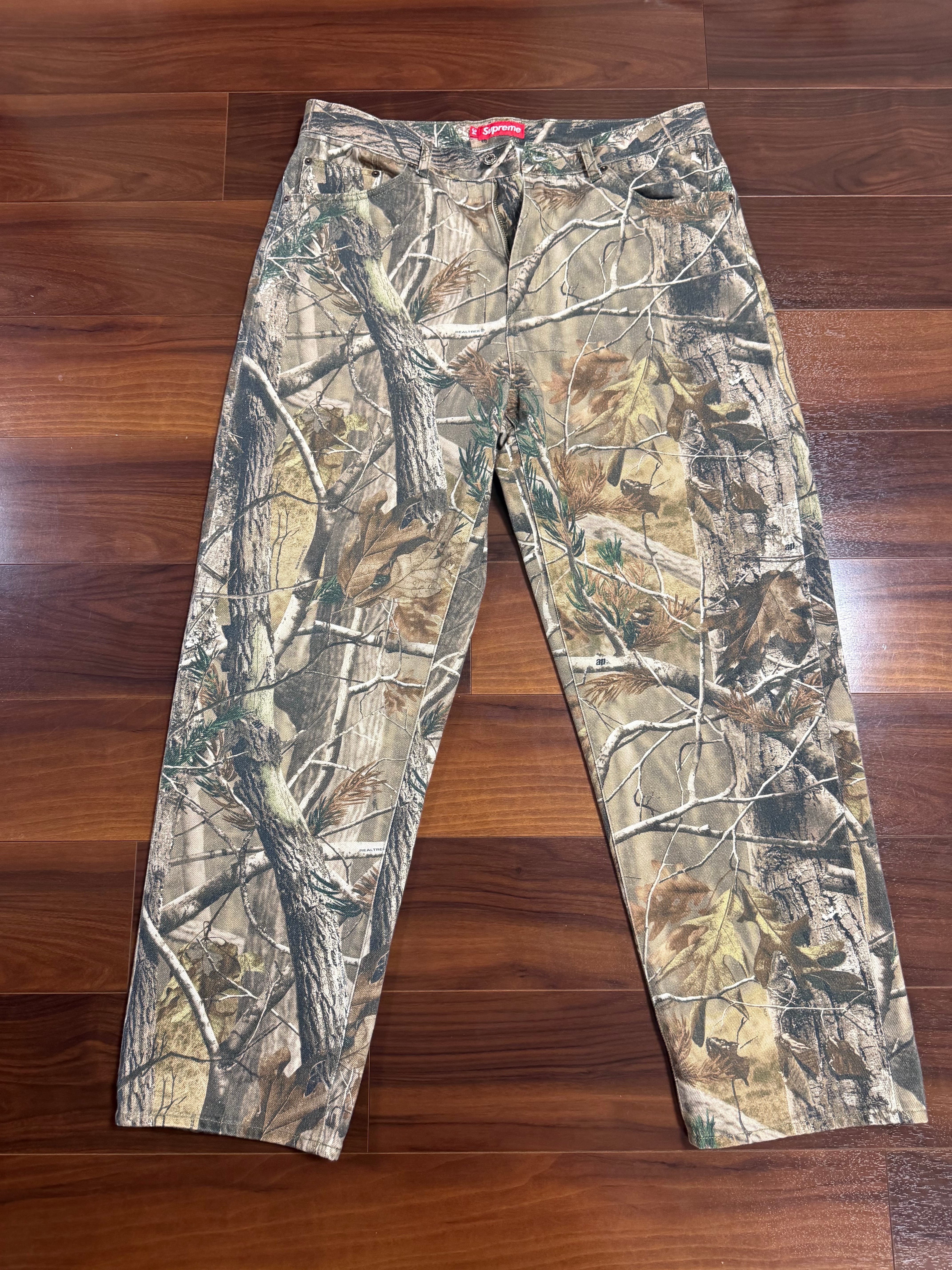 Supreme Baggy Jean (25FW) "Realtree AP Camo"