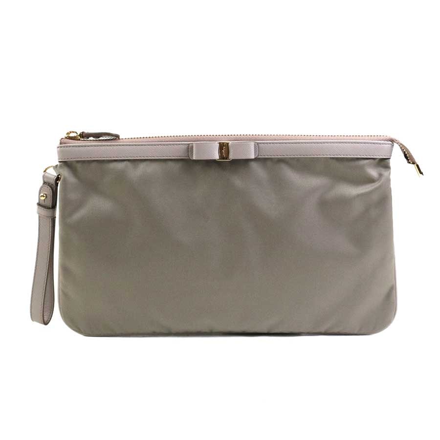 サルヴァトーレフェラガモ Salvatore Ferragamo クラッチバッグ ヴァラリボン ナイロン/レザー グレー レディース【中古】 r10859a
