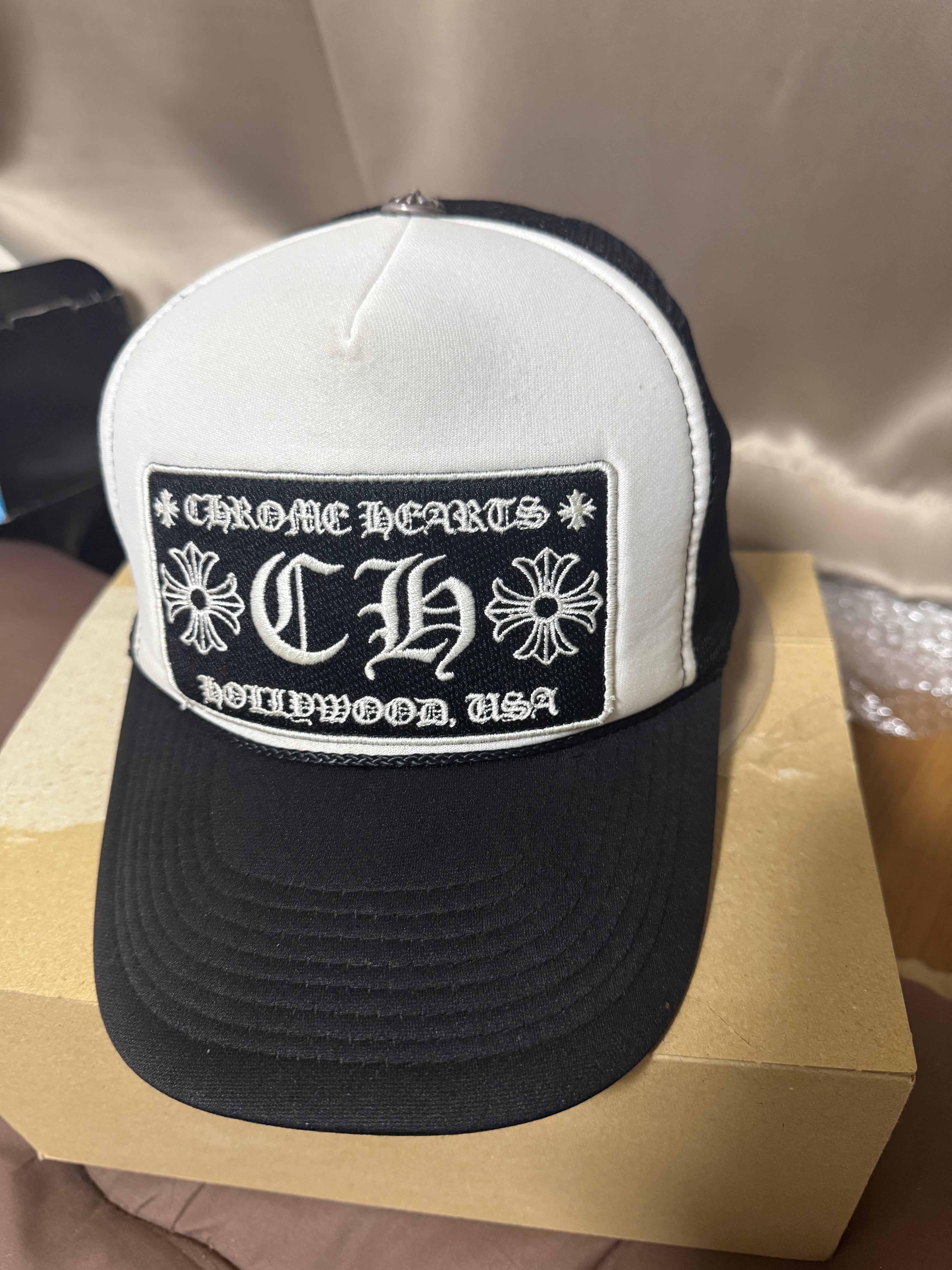 Chrome Hearts Trucker Cap CH "Black/White"