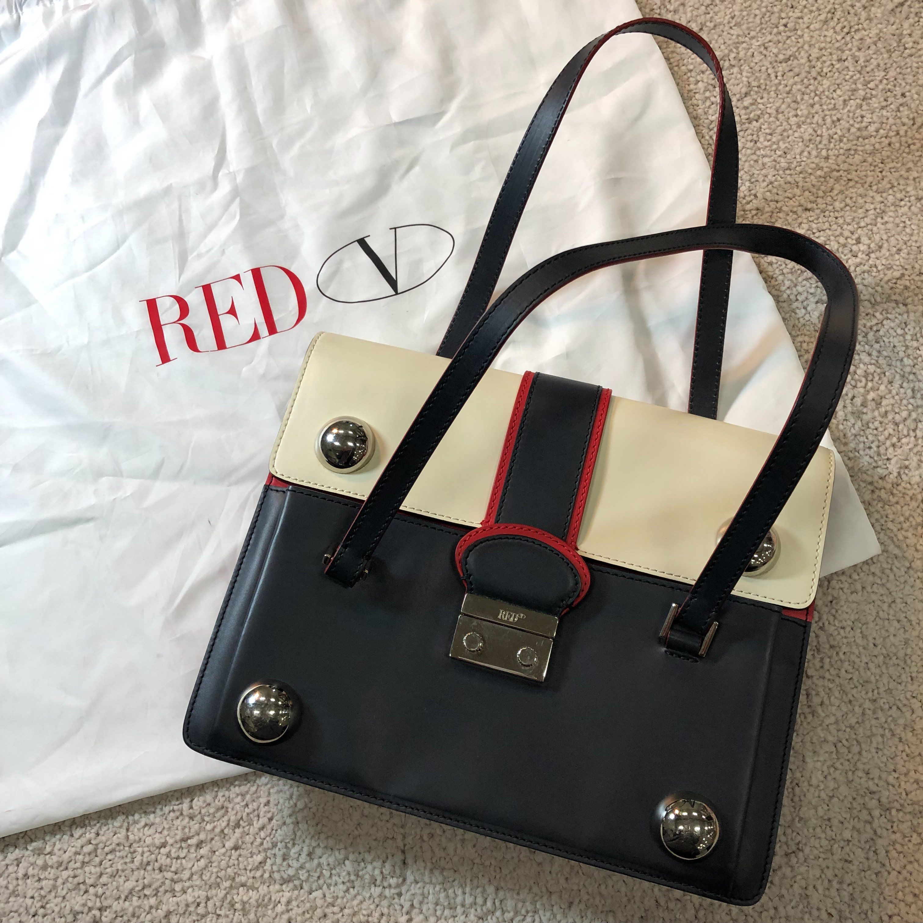 ヴァレンティノ(Valentino) 人気のバッグ・財布 新作通販【スニーカー ヴァレンティノ(Valentino) 人気のバッグ・財布 新作通販【スニーカー