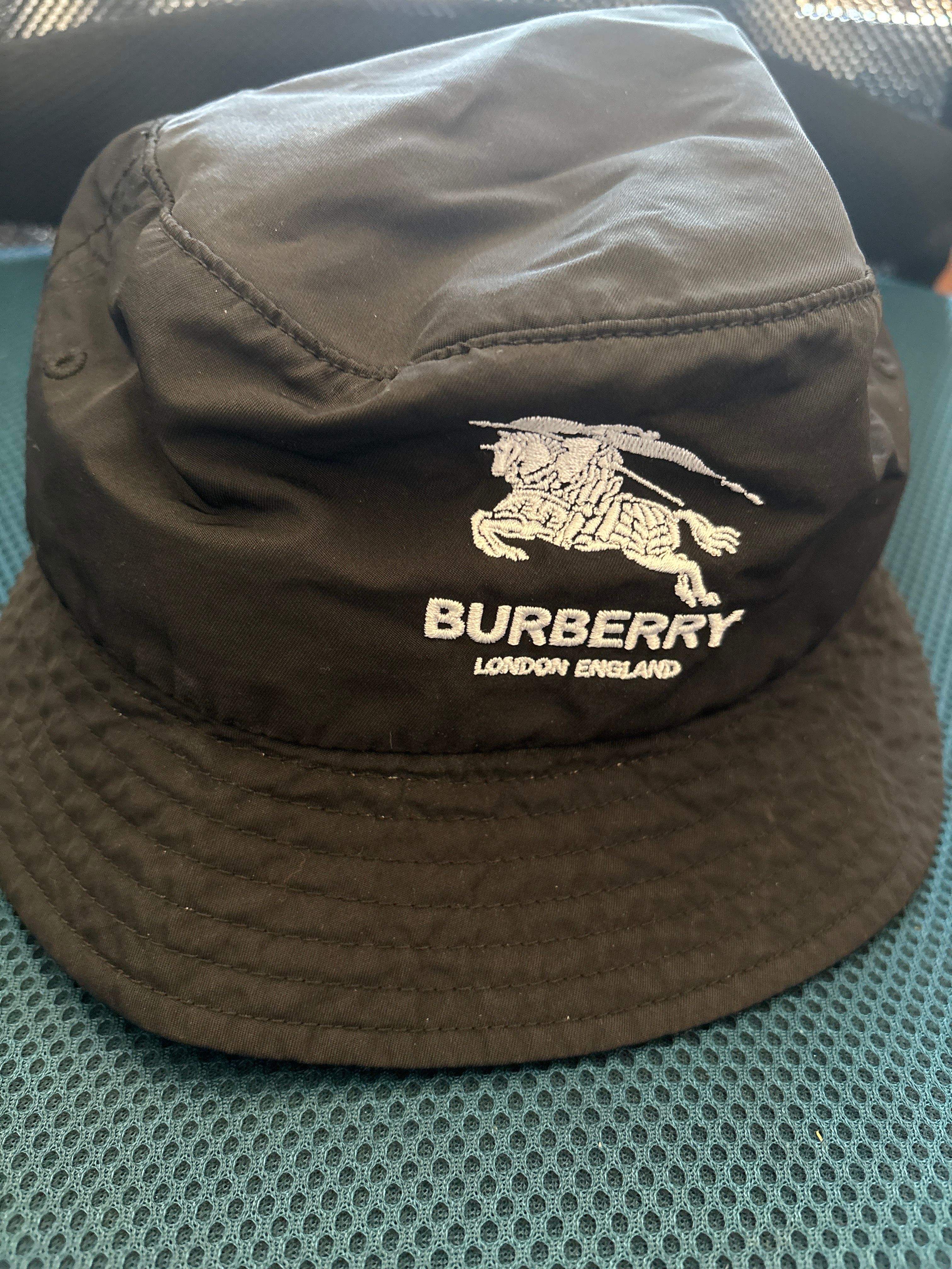 Supreme / Burberry Crusher "Black"