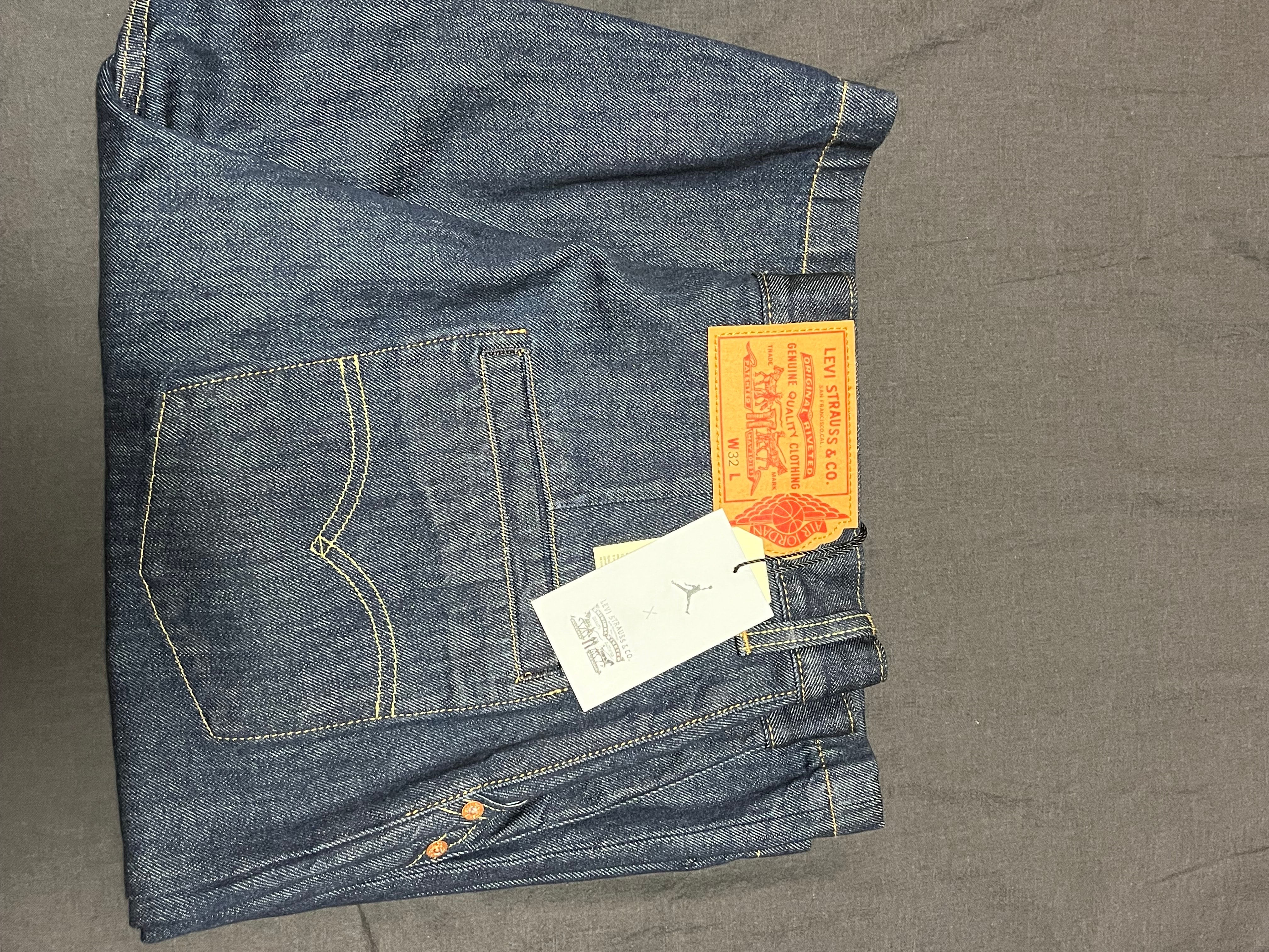 Nike Jordan x LEVI'S Baggy Denim Shorts "Rinsed Indigo"