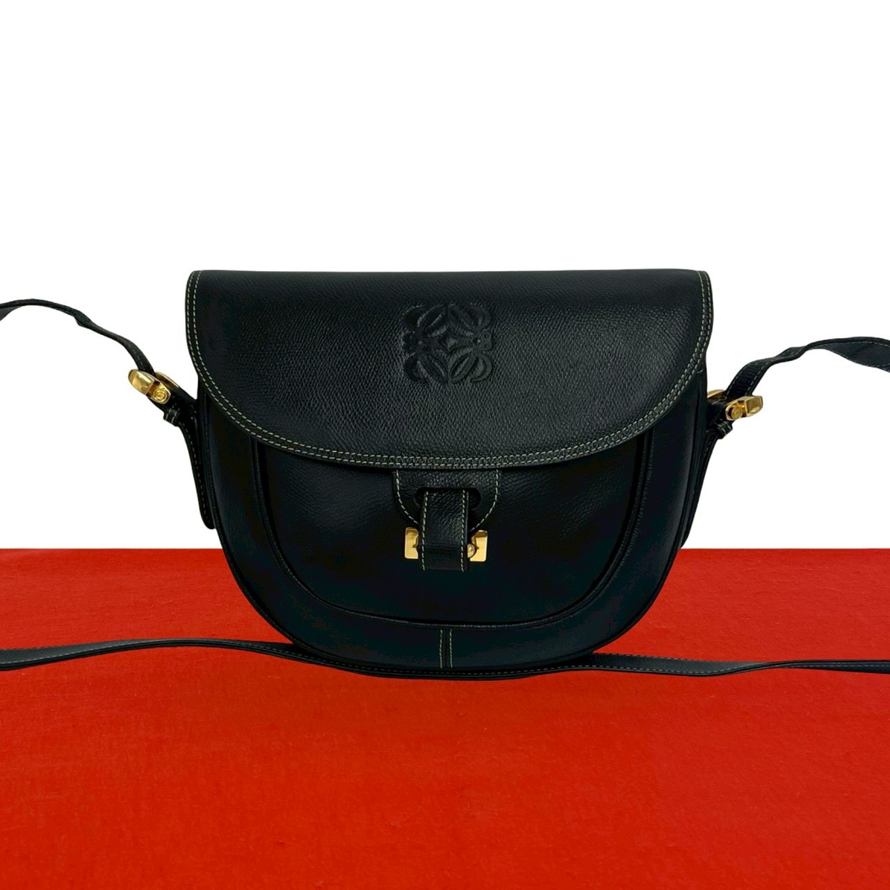 LOEWE ロエベ アナグラム ロゴ レザー ショルダーバッグ ブラック
 18252