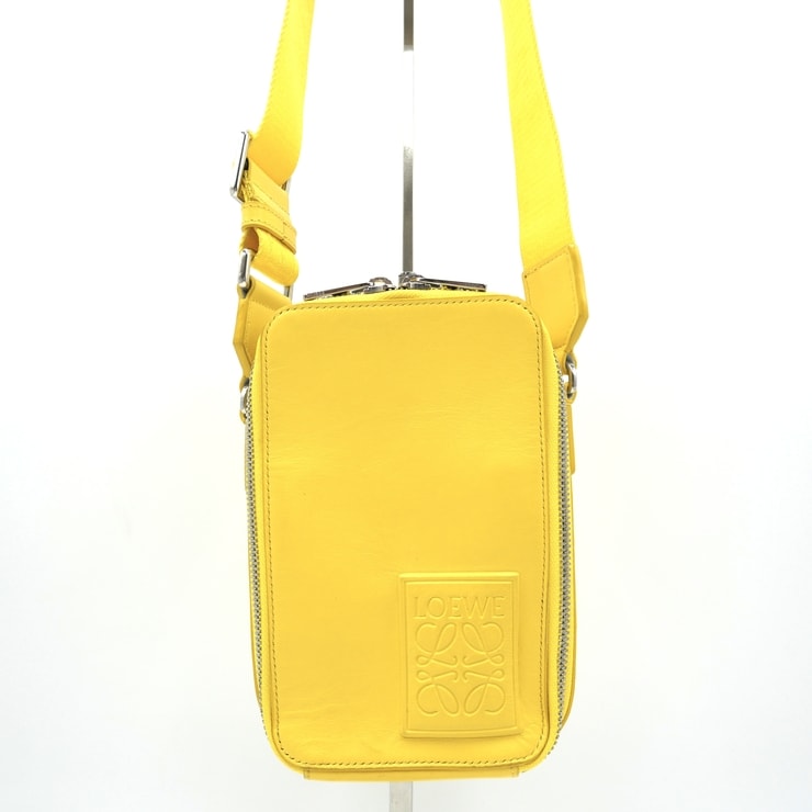 LOEWE(ロエベ)バーティカル クロスボディポケット ショルダーバッグ ポシェット イエロー レザー ロゴストラップ シルバー金具 レディース【中古】