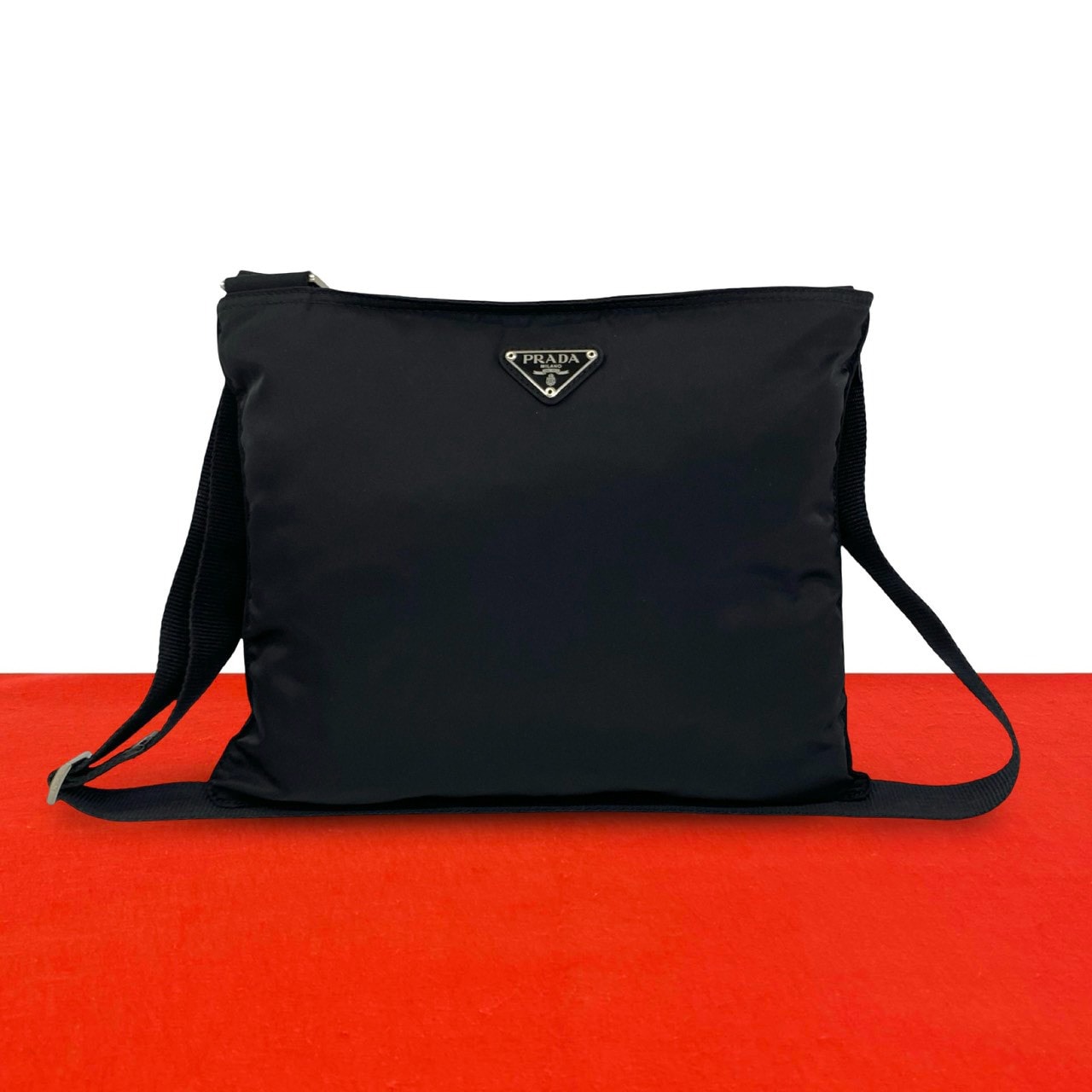 PRADA プラダ 三角ロゴ 金具 ナイロン ショルダーバッグ ブラック
 24605