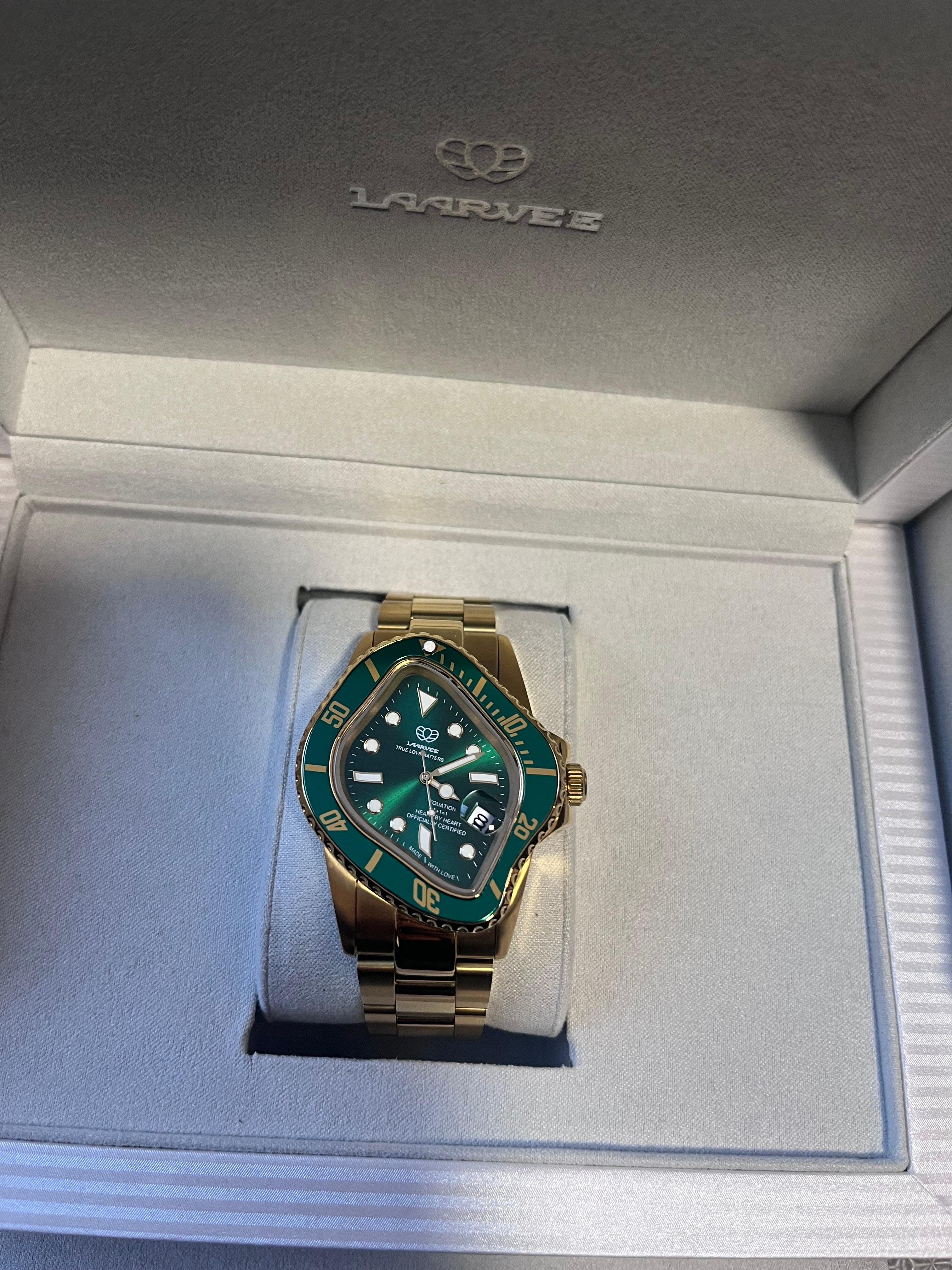 LAARVEE "Gold/Green" LAARVEE PEA001