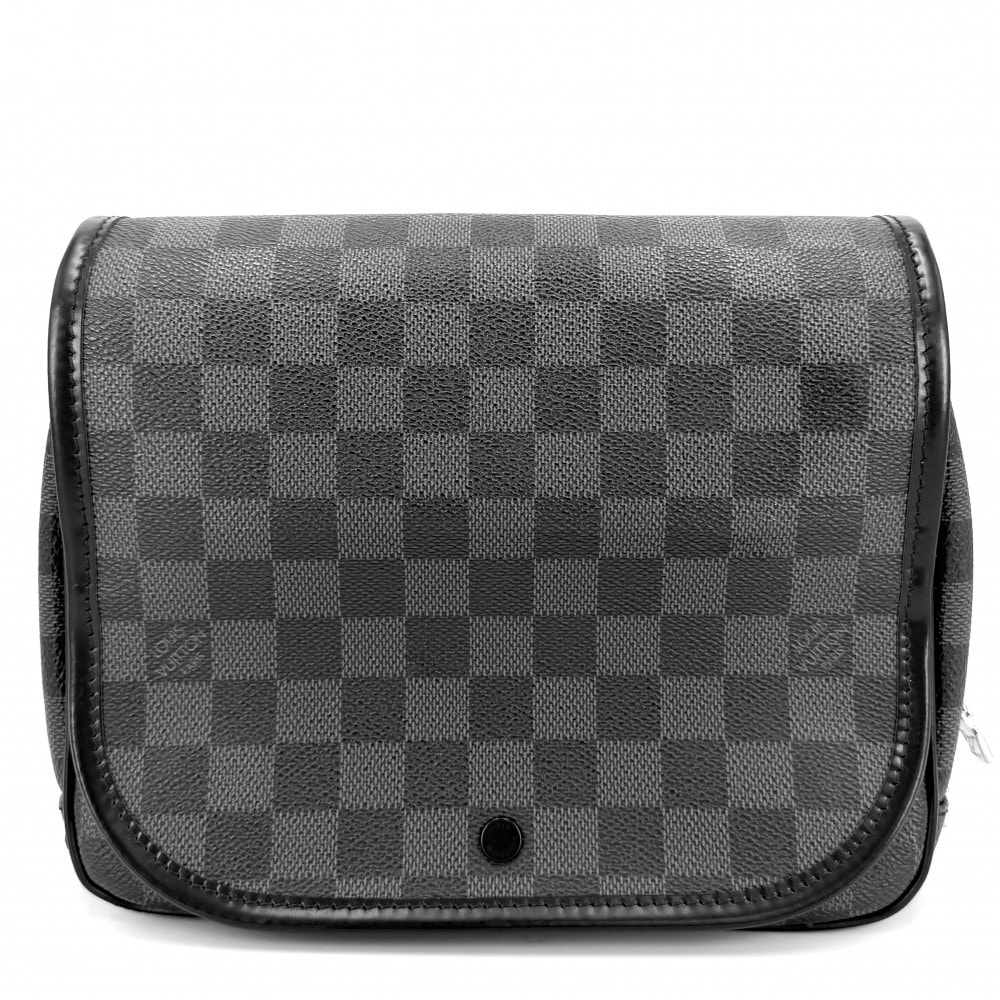 LOUIS VUITTON ルイヴィトン ポーチ ダミエグラフィット トゥルース・サスペンダブル トラベルポーチ N41419    ブラック 黒 シルバー金具 メンズ【中古品】