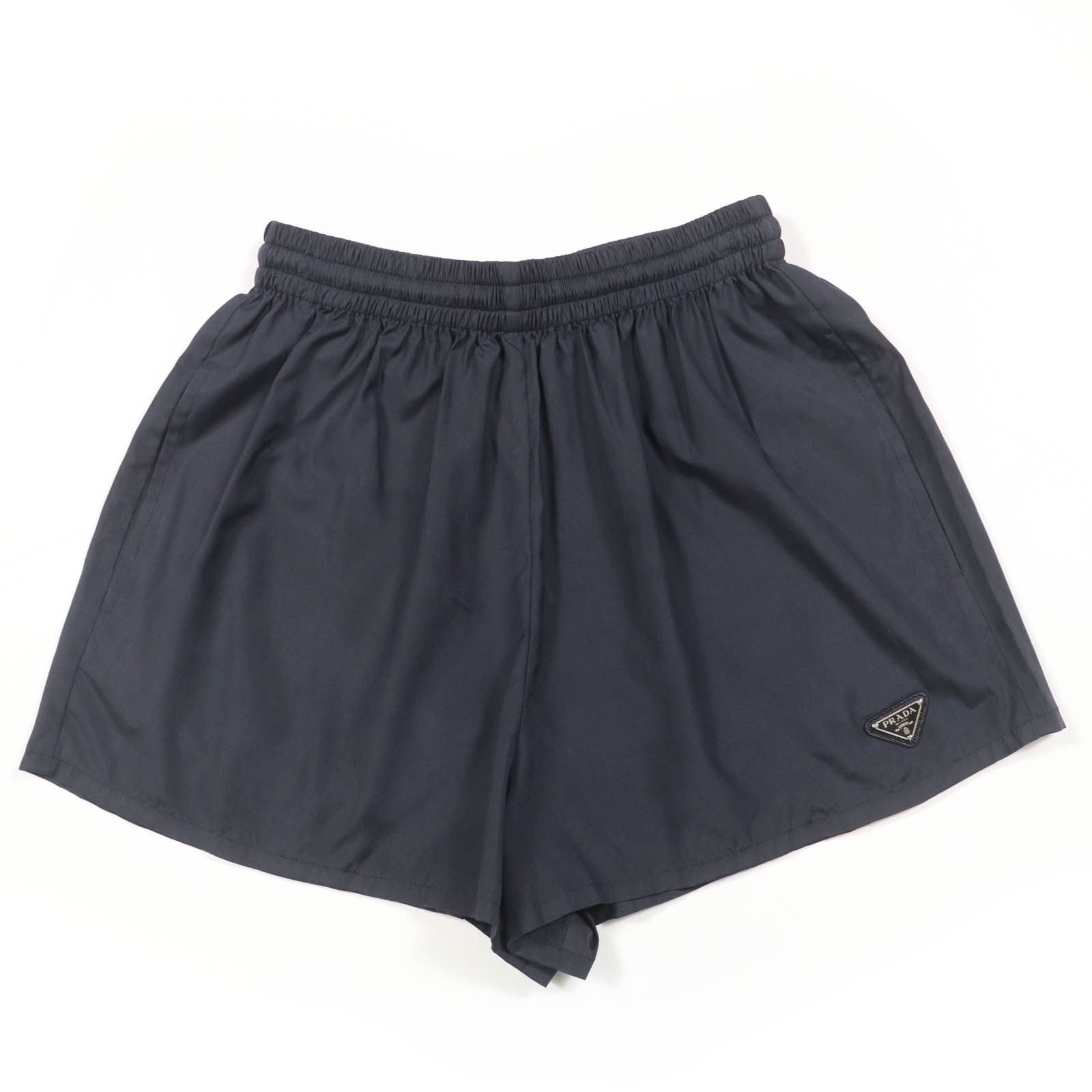 極美品 プラダ
 ショートパンツ ブラック レディース 38 P218G