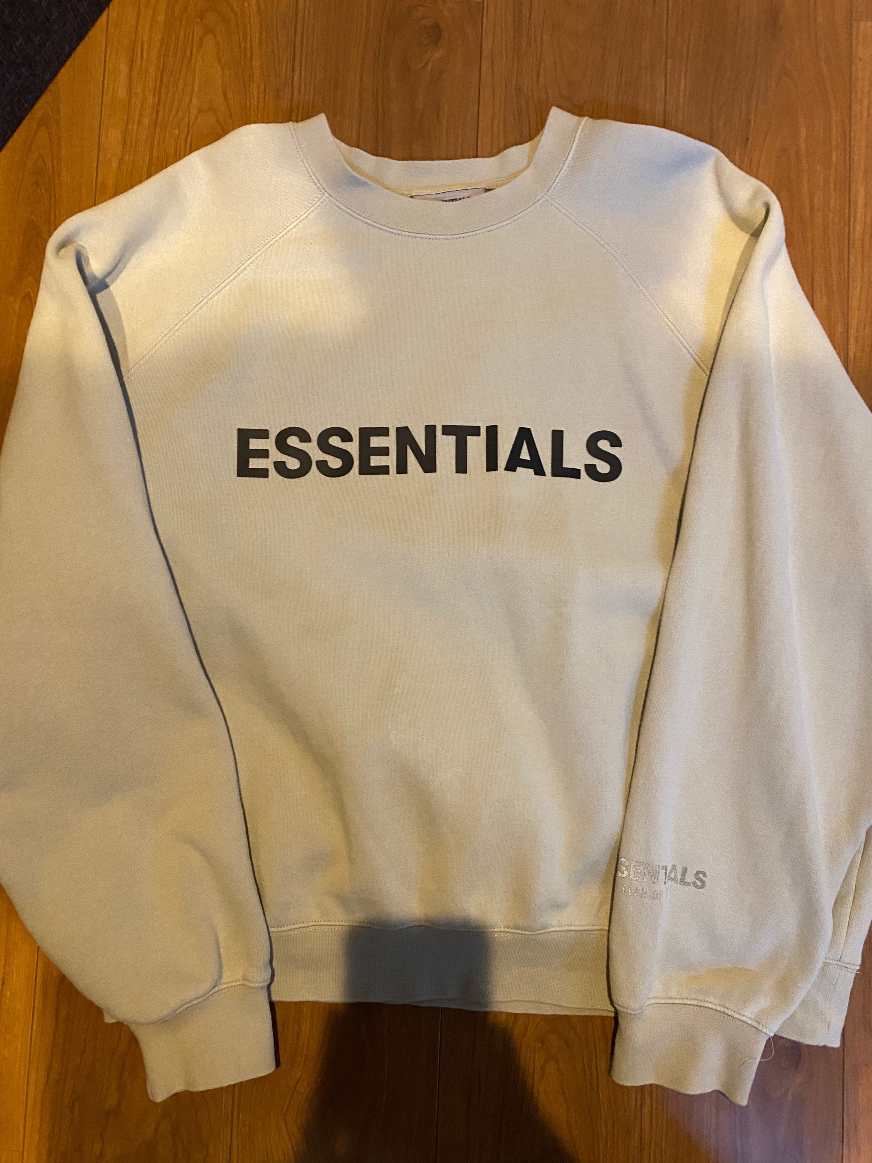 FEAR OF GOD ESSENTIALS 3D Silicon Applique Crewneck "Alfalfa Sage"