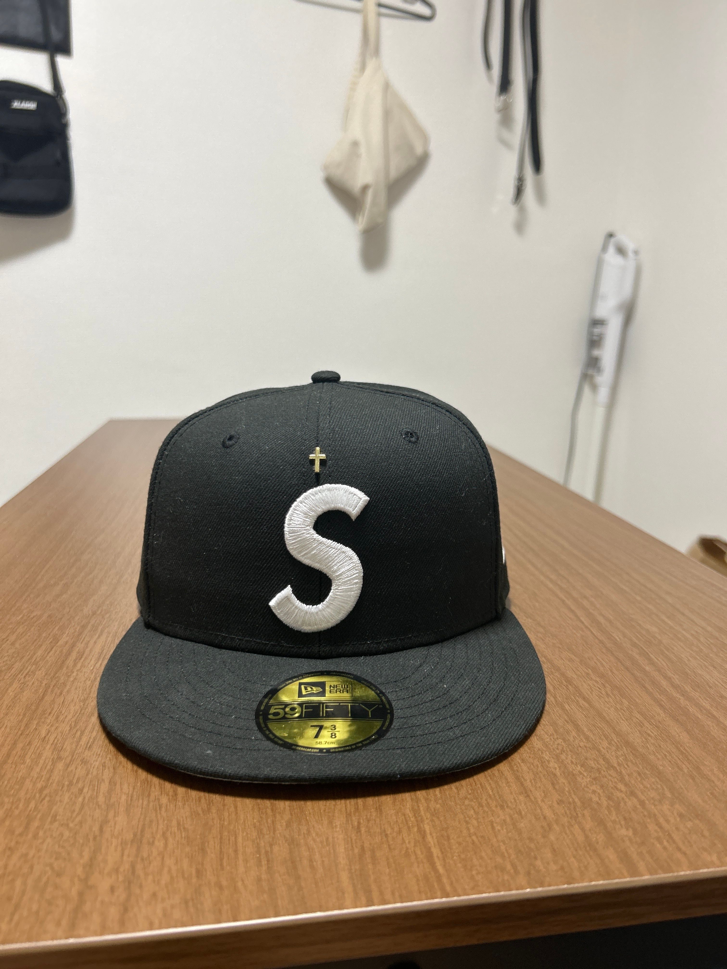 Supreme Gold Cross S Logo New Era "Black"
