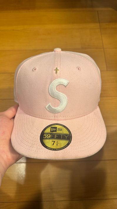 Supreme Gold Cross S Logo New Era "Pink"