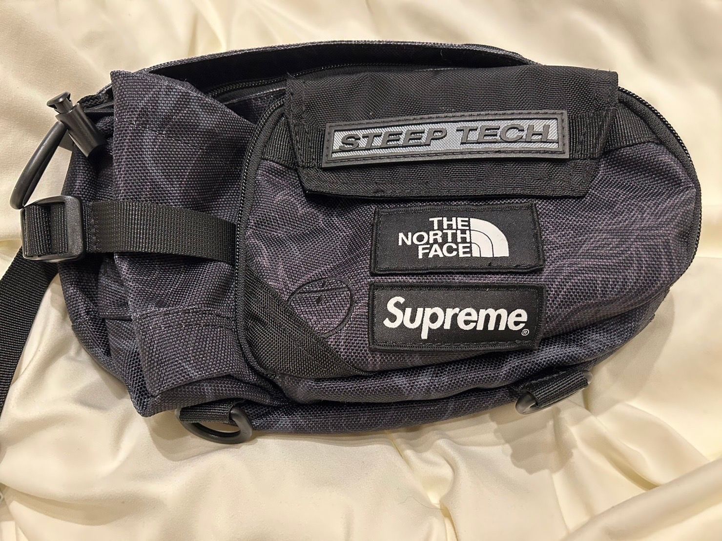 Supreme x The North Face Steep Tech Waist Bag "Black Dragon" NM82291I / NF0A82YW