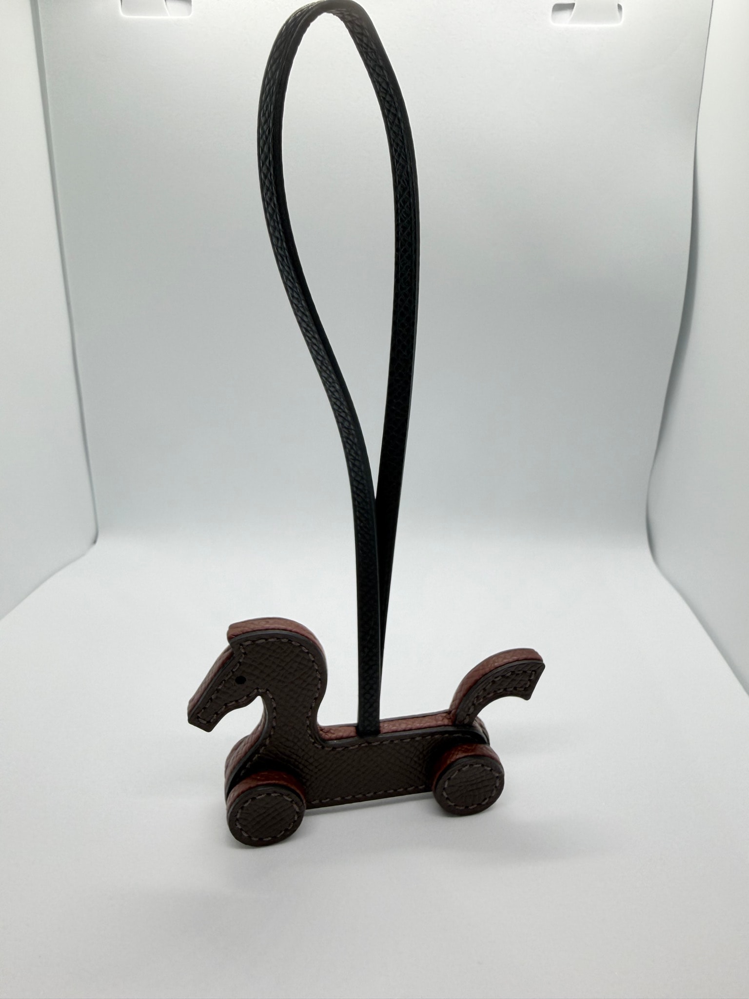 Hermes Cheval A Roulettes Charm "Ebene/Terre/Noir"