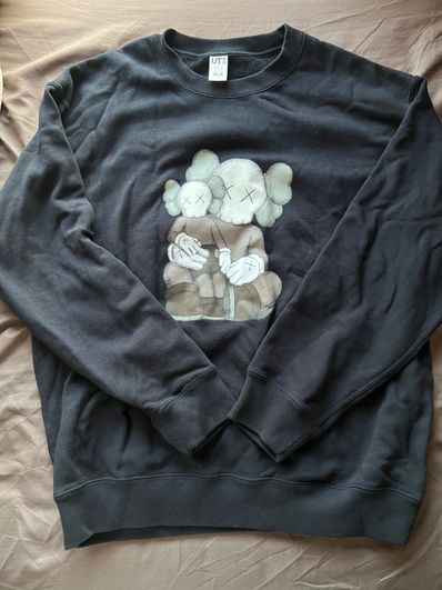 Uniqlo x KAWS Sweatshirt "Black"