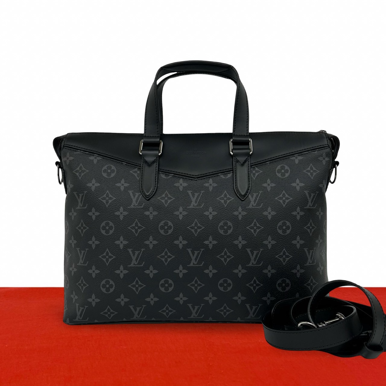 LOUIS VUITTON ルイヴィトン エクスプローラー モノグラム エクリプス レザー ショルダーバッグ ブラック
 36110
