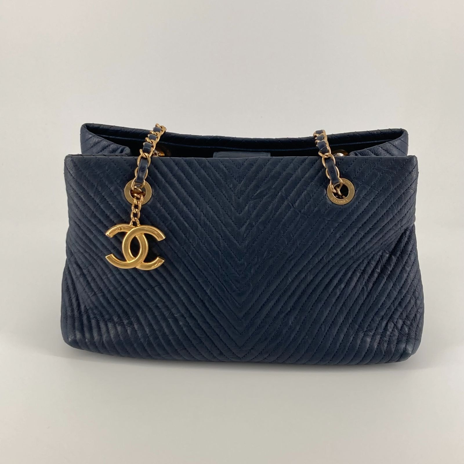 CHANEL(シャネル)シェブロン Vステッチ チェーン トートバッグ 21899532 ネイビー
