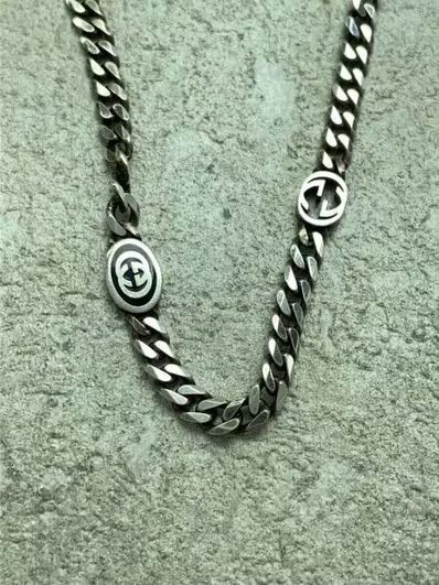 GUCCI Thin Interlocking G Necklace