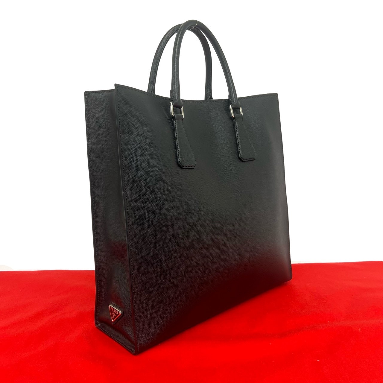 PRADA プラダ 三角ロゴ 金具 レザー ハンドバッグ ブラック
 00607