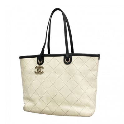 【6dc2907-k】シャネル トートバッグ ワイルドステッチ キャビアスキン ホワイト ブラック シルバー金具【中古】レディース