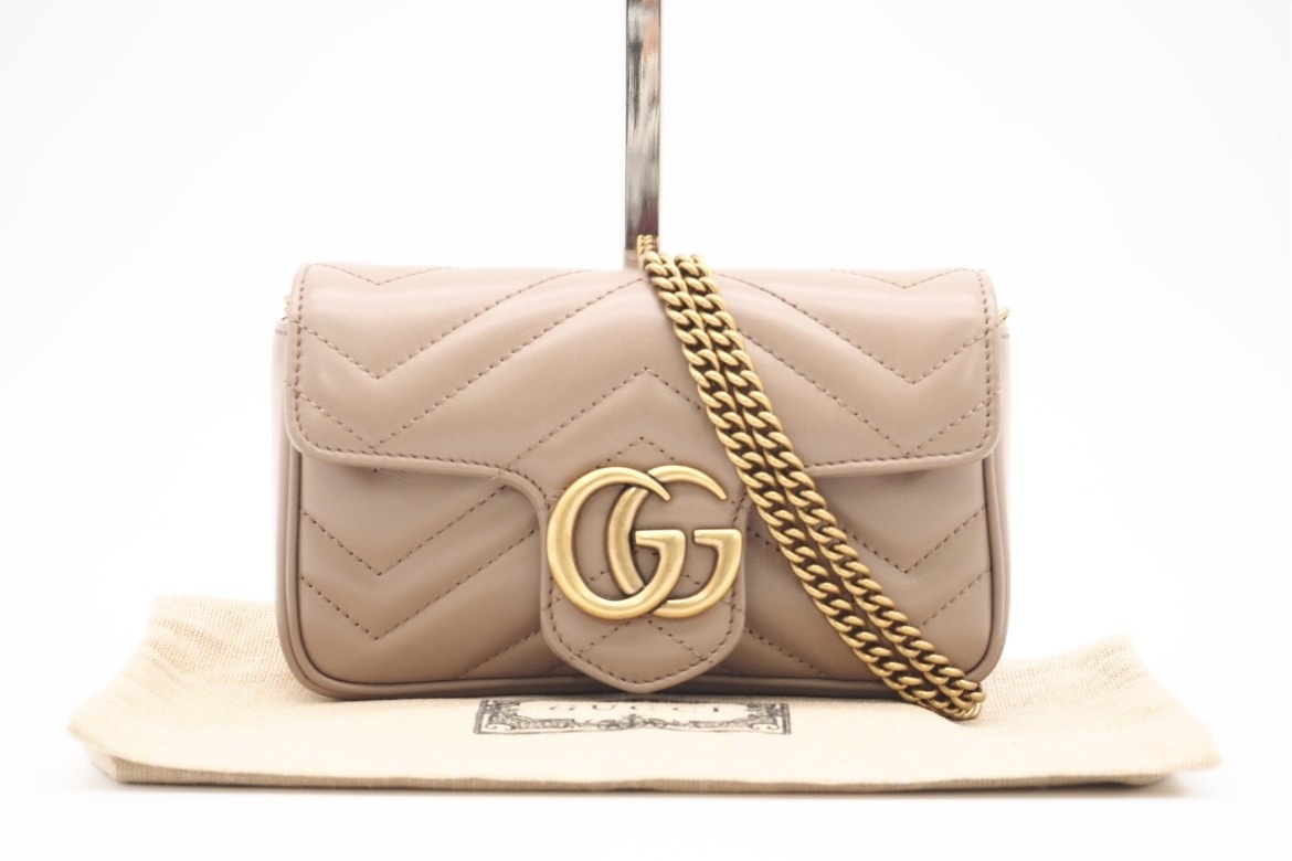 美品 GUCCI グッチ GGマーモント レザー キルティング スーパーミニバッグ 476433 ショルダーバッグ ベージュ レザー レディース