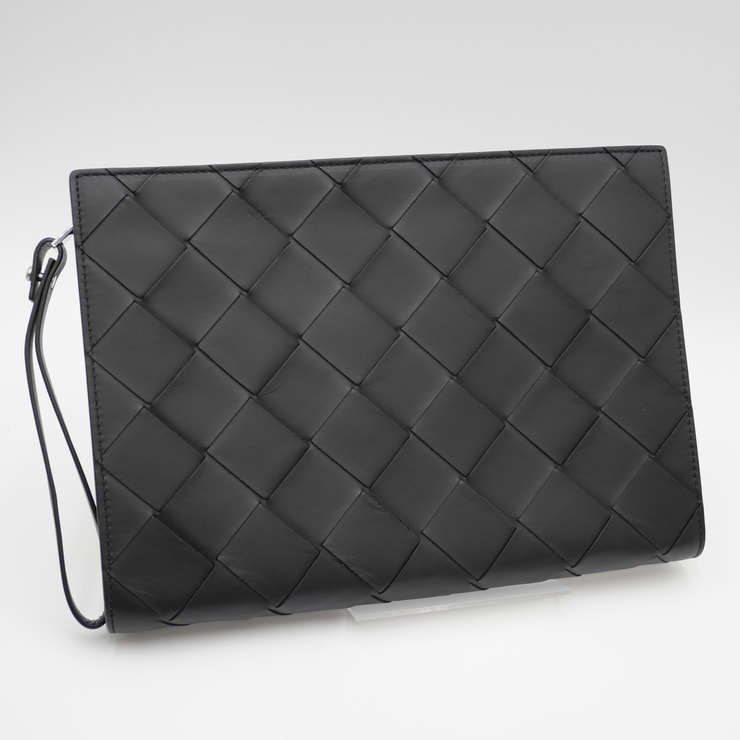 BOTTEGA VENETA(ボッテガ・ヴェネタ)マキシイントレチャート クラッチバッグ セカンドバッグ ポーチ ブラック レザー 編み込み リストレット付き シルバー金具 メンズ レディース ユニセックス【中古】
