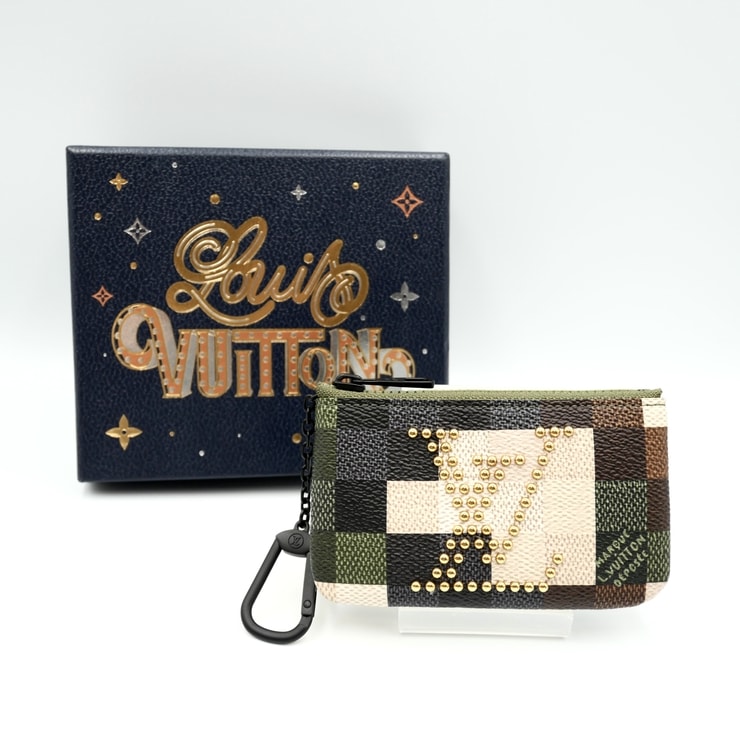 LOUIS VUITTON(ルイ・ヴィトン)ポシェット・クレ ダモフラージュ キャンバス LVスタッズ マルチカラー コインケース キーケース レディース メンズ【中古】