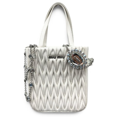 miumiu 美品 ミュウミュウ MATELASSE CRYST マテラッセ クリスタル 2way ハンドバッグ ショルダーバッグ ICチップ確認済 5BA220 レザー ホワイト ポシェット ミニバッグ クロスボディ ロゴ ABランク 中古 鑑定済
