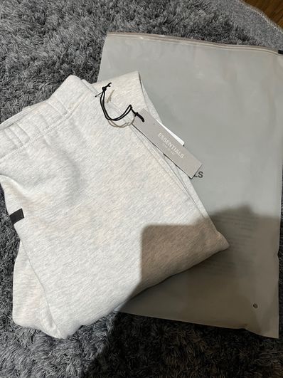 FEAR OF GOD ESSENTIALS SWEATPANT "Light Heather Oatmeal"