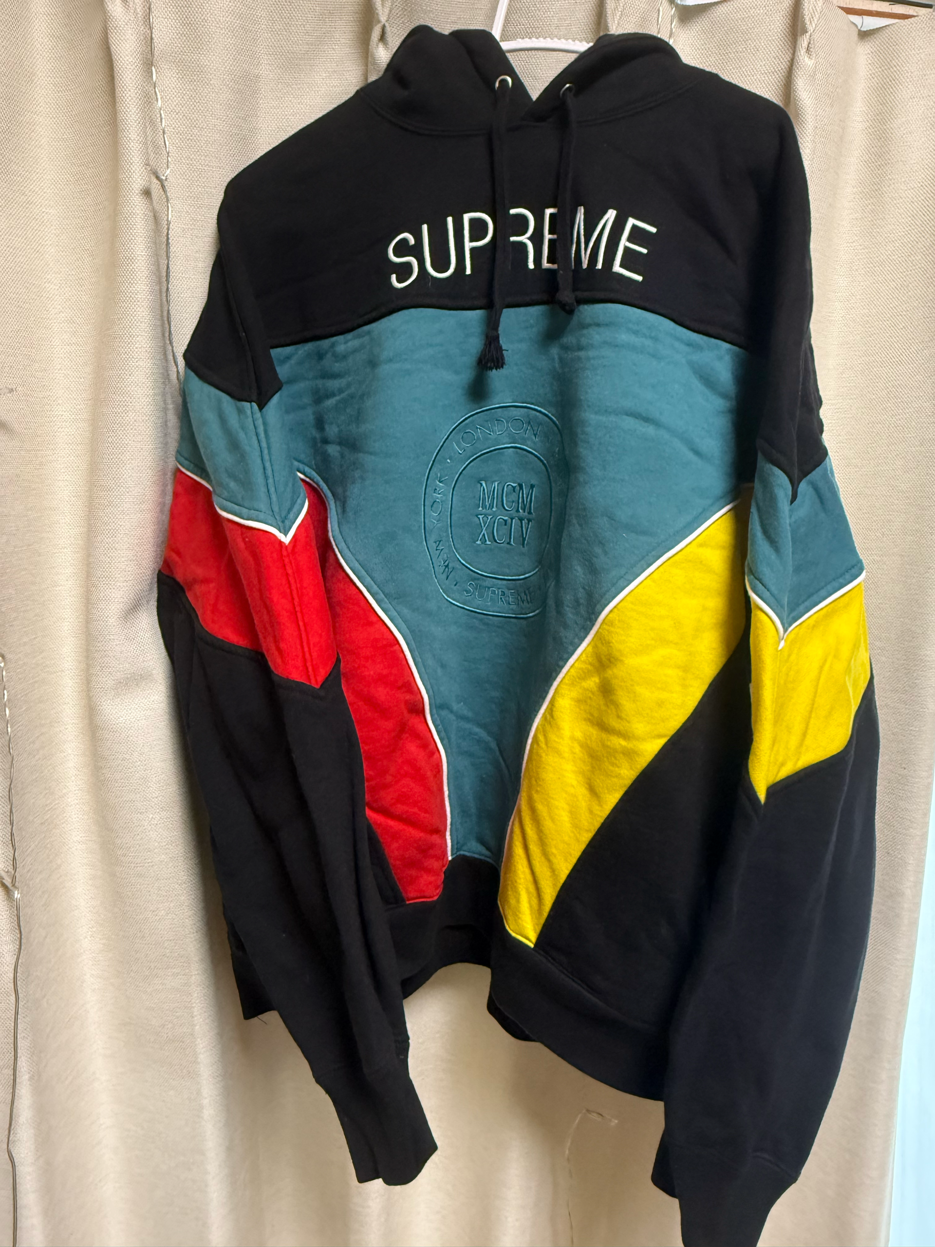 Supreme Milan Hooded Sweatshirt "Black"