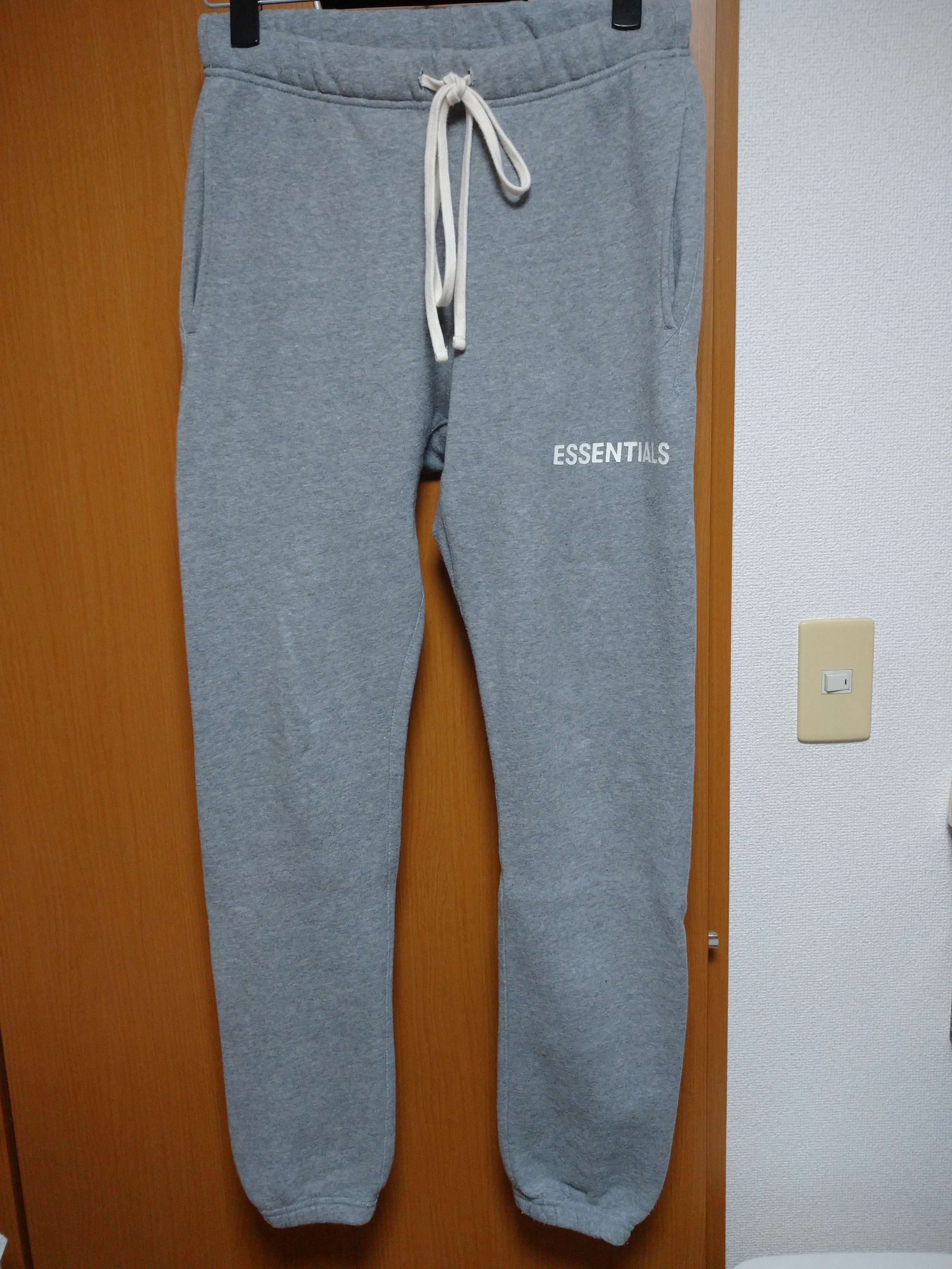 FEAR OF GOD Essentials Graphic Sweatpants "Grey"