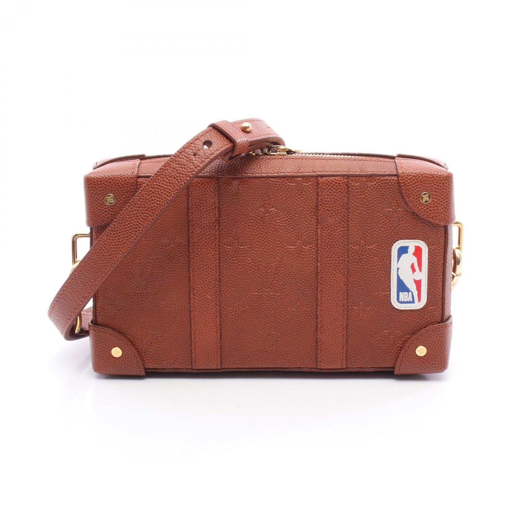 ルイ・ヴィトン LOUIS VUITTON LOUIS VUITTON × NBA ソフトトランク ショルダーバッグ バッグ レザー モノグラム・トリヨンレザー メンズ ブラウン系 M80549 【中古】