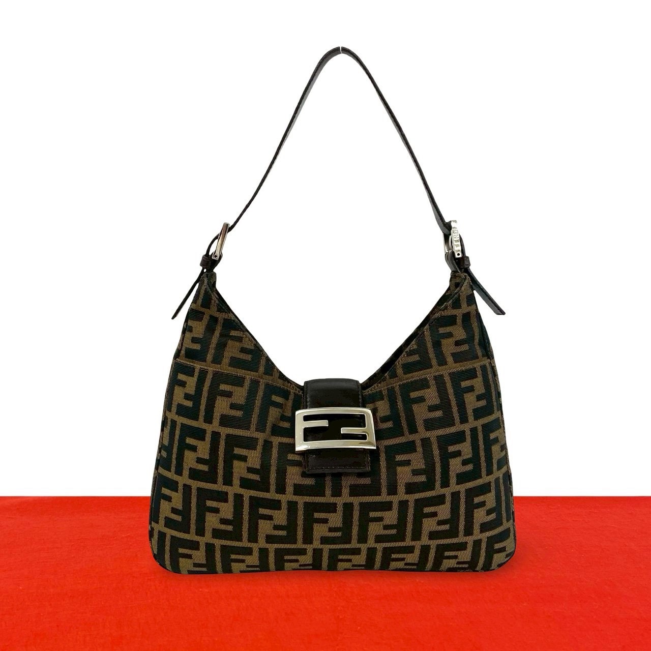 FENDI フェンディ ズッカ FF 柄 キャンバス レザー ショルダーバッグ ブラウン
 38726