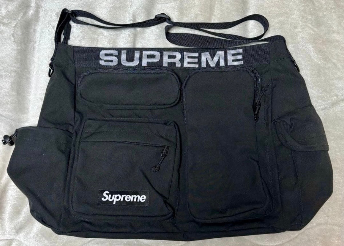 Supreme Field Messenger Bag "Black" (23SS)