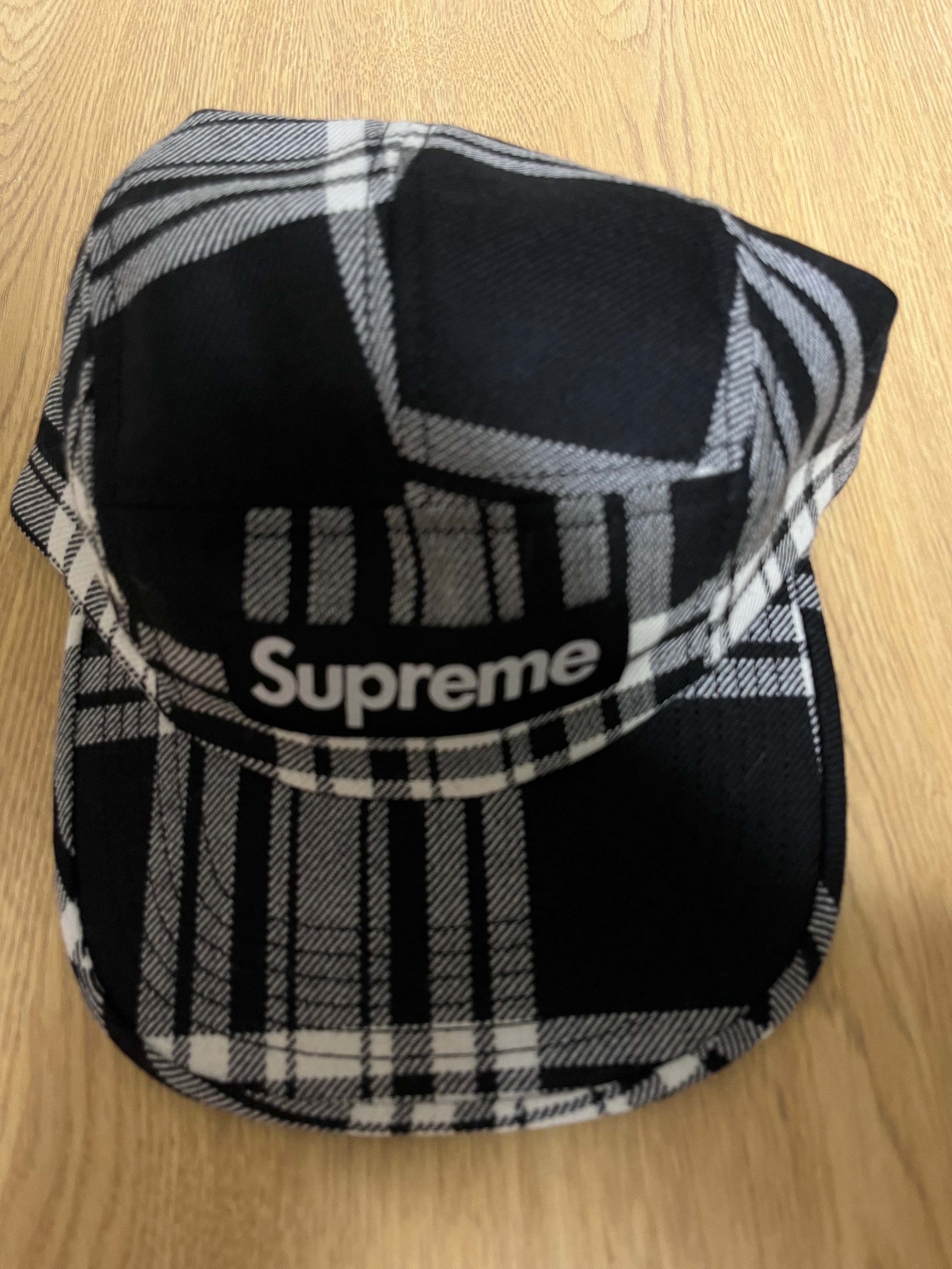 Supreme Lochcarron Camp Cap "Black"