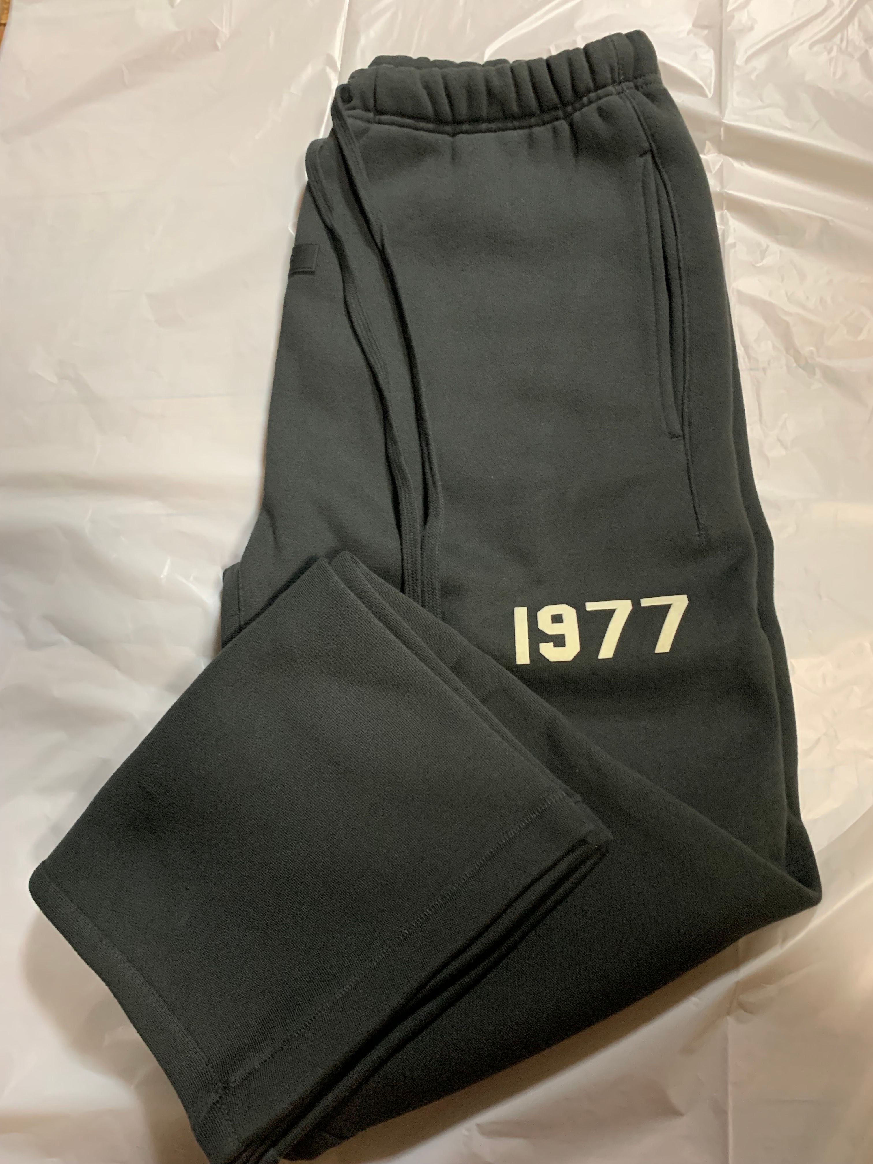 FEAR OF GOD ESSENTIALS RELAXED SWEATPANTS MENS "Iron"