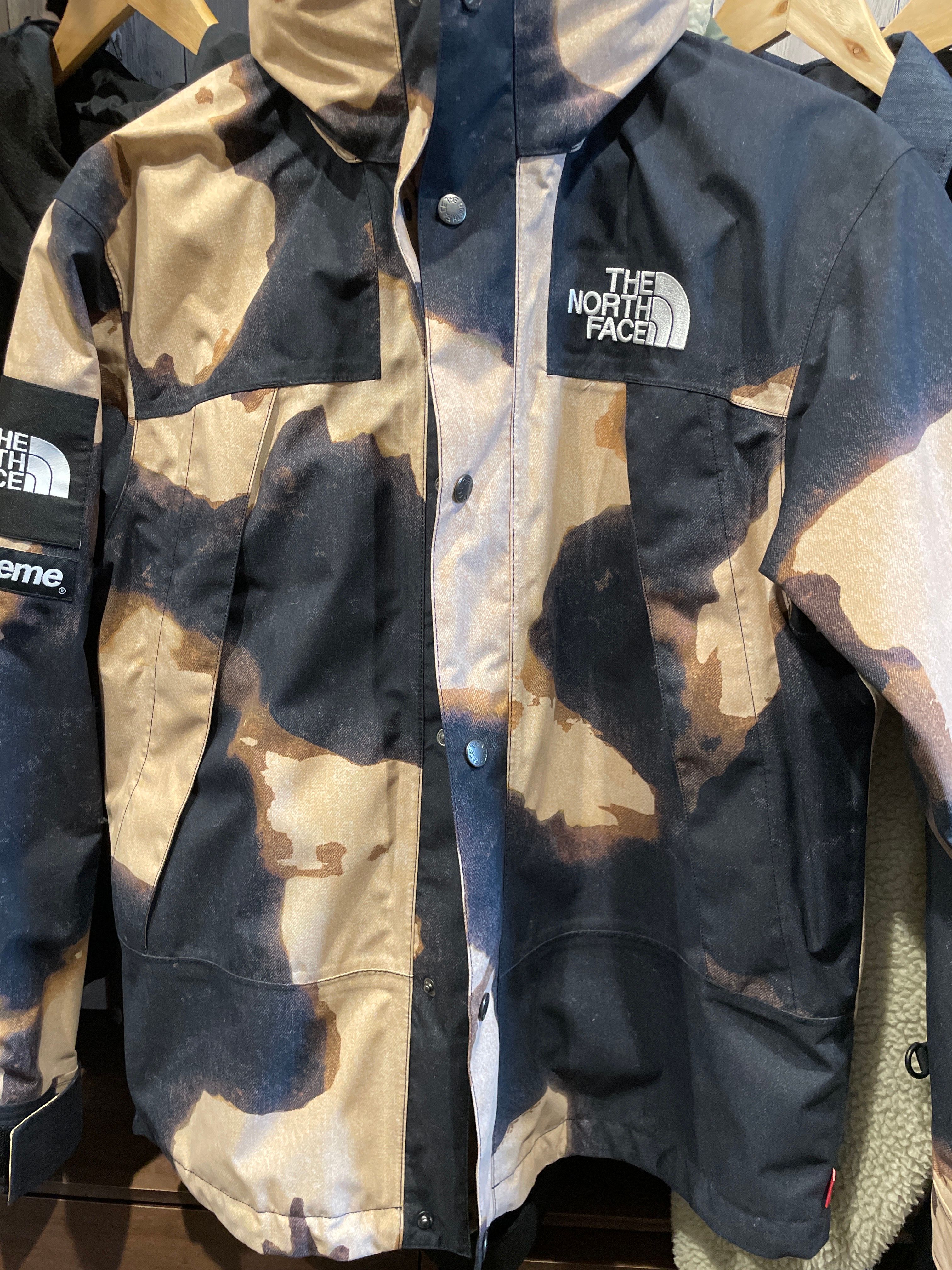 Supreme x The North Face Bleached Denim Print Mountain Jacket "Black"
