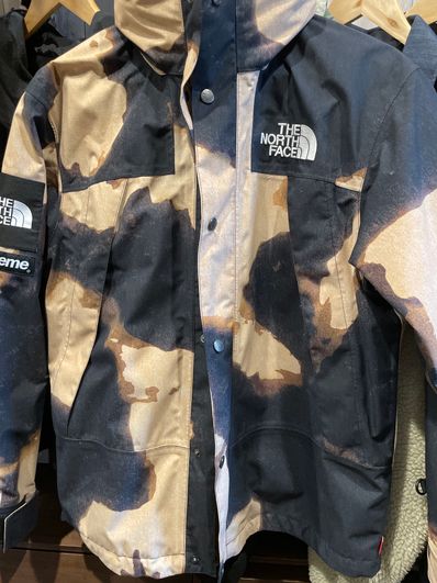 Supreme x The North Face Bleached Denim Print Mountain Jacket "Black"