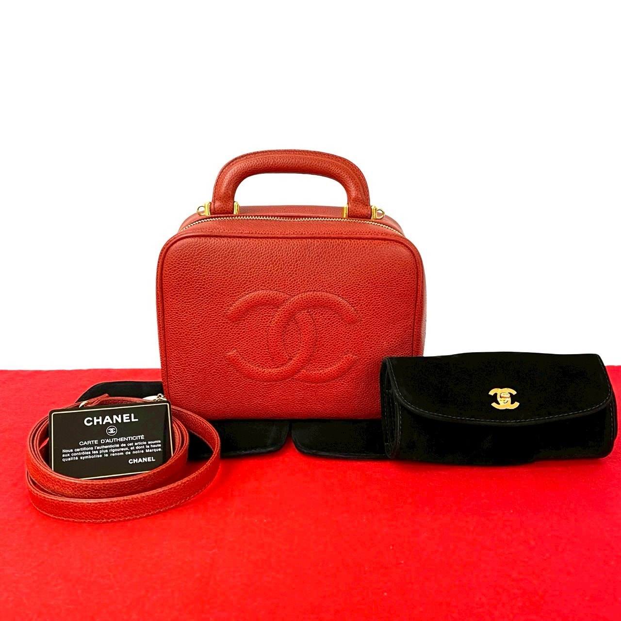 CHANEL シャネル ココマーク マットキャビアスキン ショルダーバッグ レッド
 d12-8