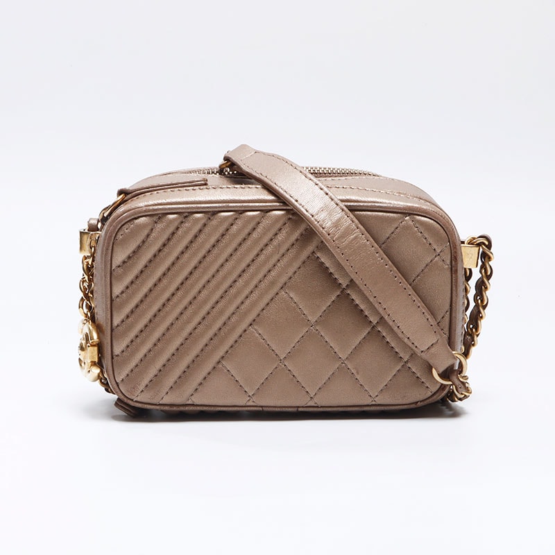 シャネル CHANEL 20番台 2014-2015 ラムスキン ミニ カメラバッグ チェーン ショルダーバッグ【中古】