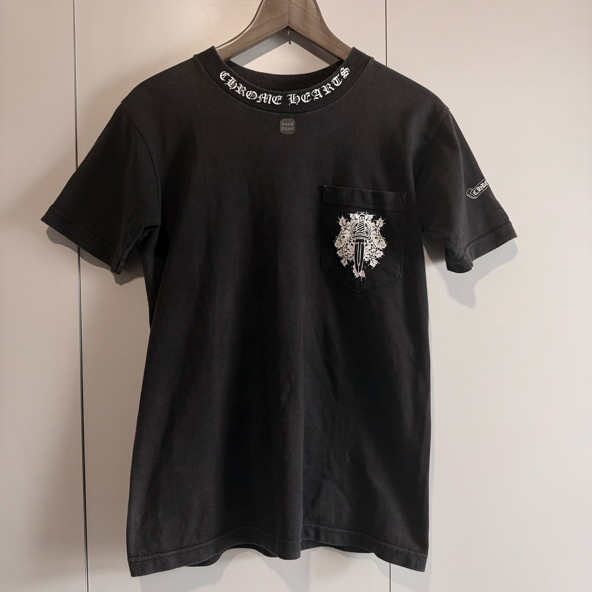 Chrome Hearts Dagger Scroll Label T-Shirt "Black"