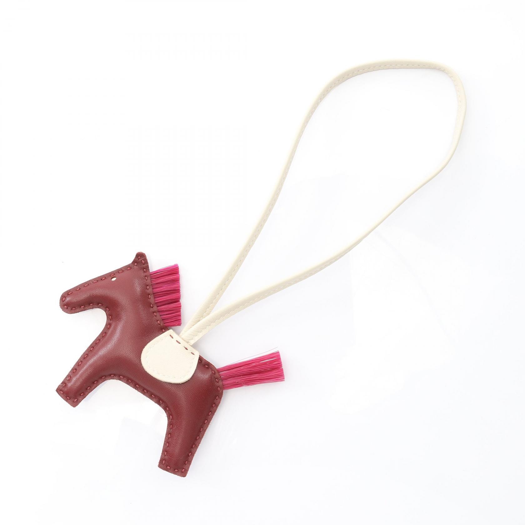 エルメス HERMES ロデオPM チャーム アクセサリー レザー アニョーミロ / ホースヘアー アニョーミロ ルージュアッシュ W刻印(2024年製造) レディース ボルドー系 / ホワイト系 / クレ マグノリア 【中古】