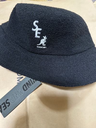 WIND AND SEA X KANGOL BERMUDA BUCKET "Black"