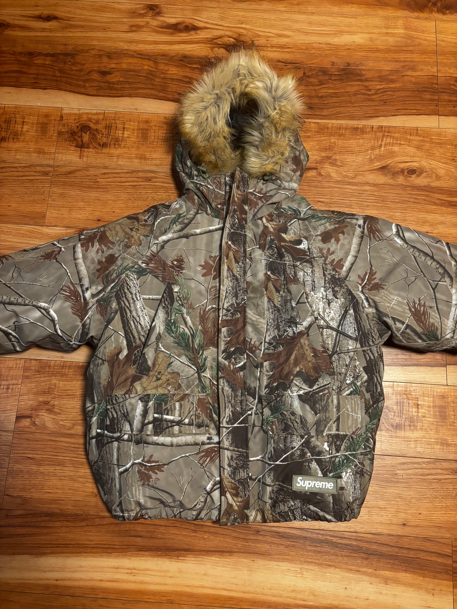 Supreme 2-in-1 GORE-TEX Parka + Reversible 700-Fill Down Liner Jacket "Realtree AP Camo"