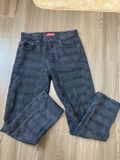 Supreme Frayed Logos Regular Jean "Black"