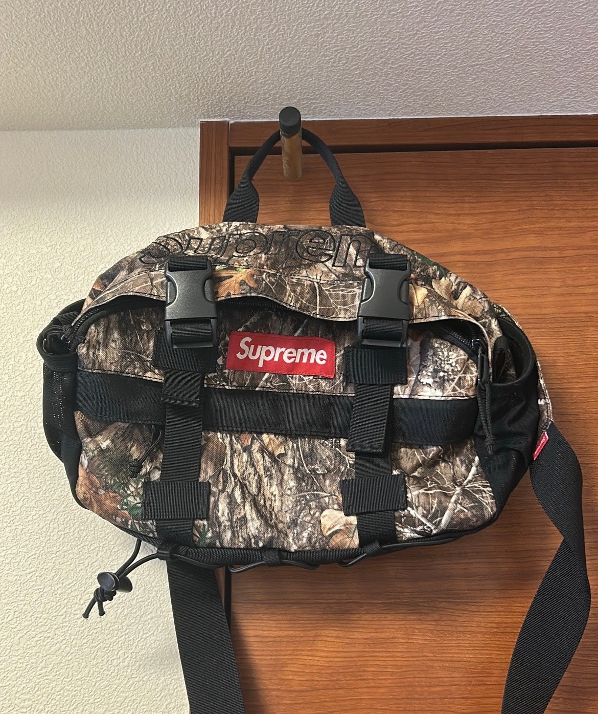 【お値下げ中】 Supreme 19FWウエストバッグ リアルツリーカモ柄 美品】Supreme 19FWウエストバッグ リアルツリーカモ柄 シュプリーム