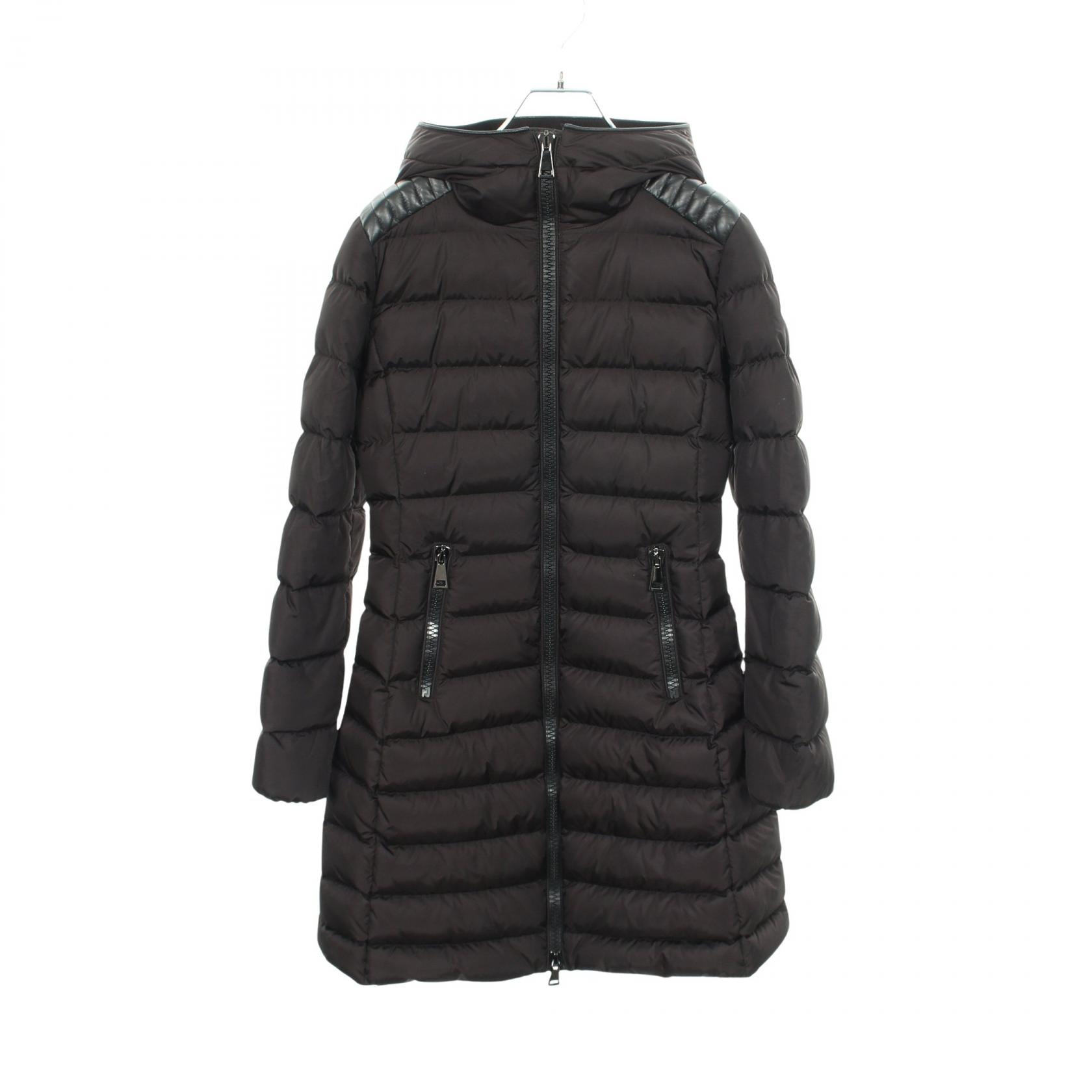 モンクレール MONCLER TALEV フード付き ダウンジャケット 衣料品 アウター ナイロン レディース ブラック系 4937085 【中古】