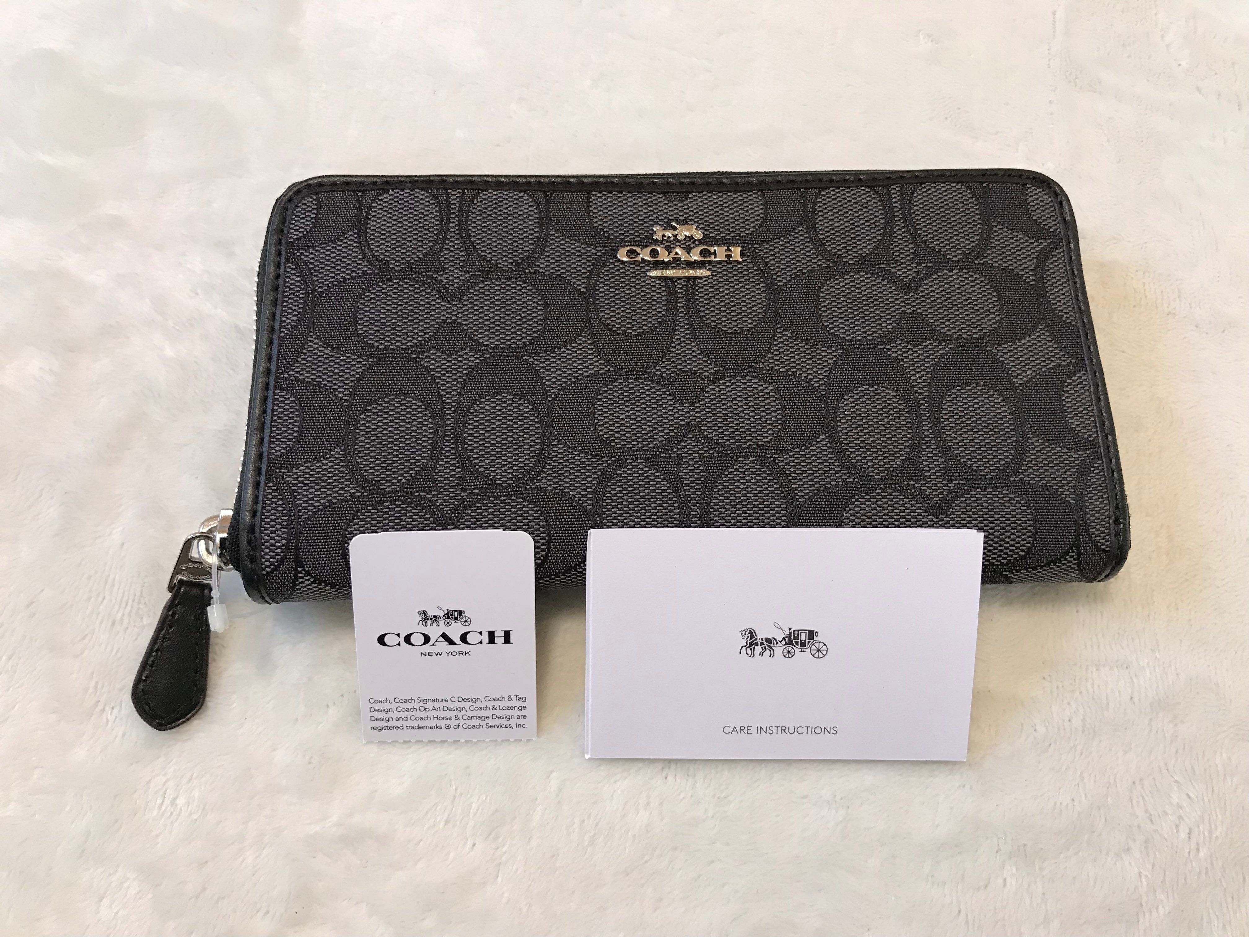 コーチ ラウンド長財布 COACH