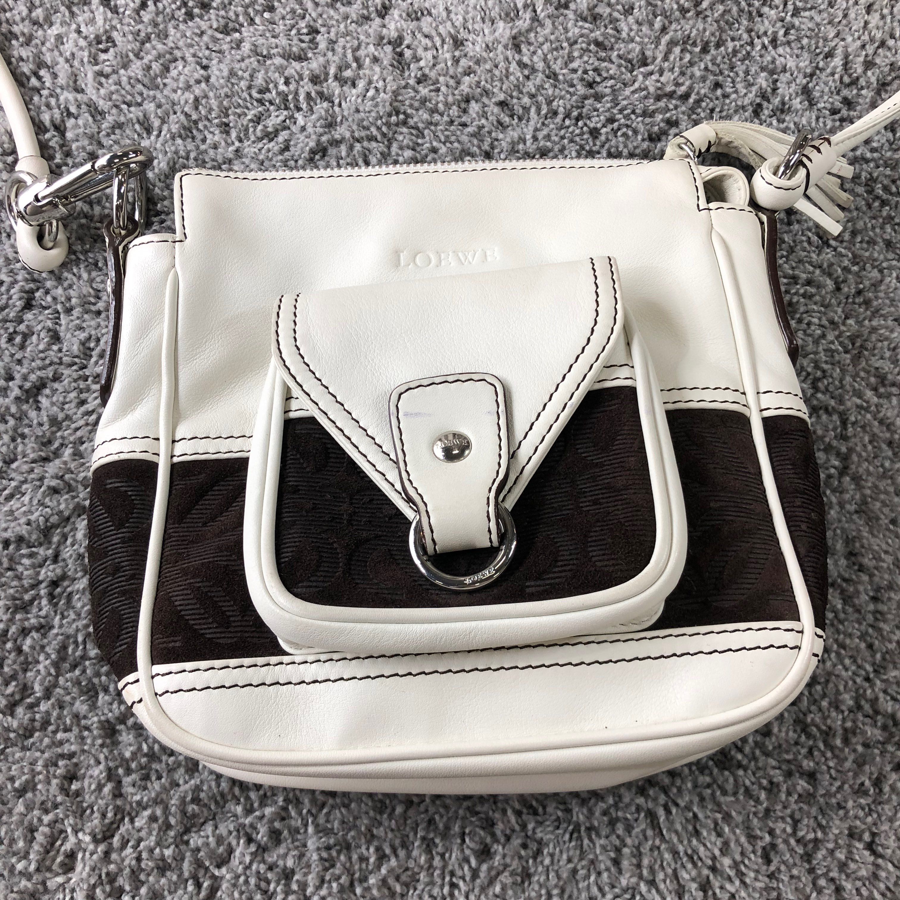 ロエベ アナグラム ショルダーバッグ ブラウン