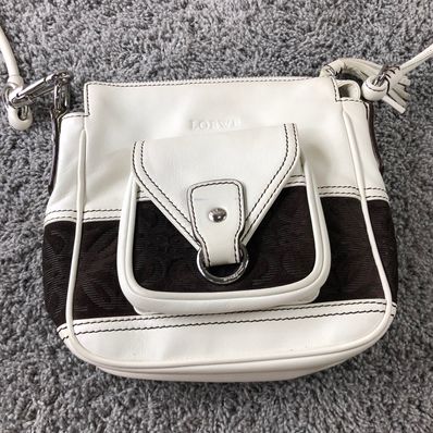 ロエベ アナグラム ショルダーバッグ ブラウン